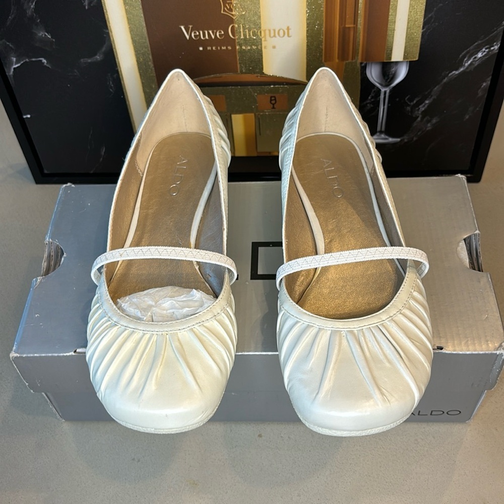 ALDO | ✨NEW✨ Puntofijo Ballet Flats in Iridescent White/Cream